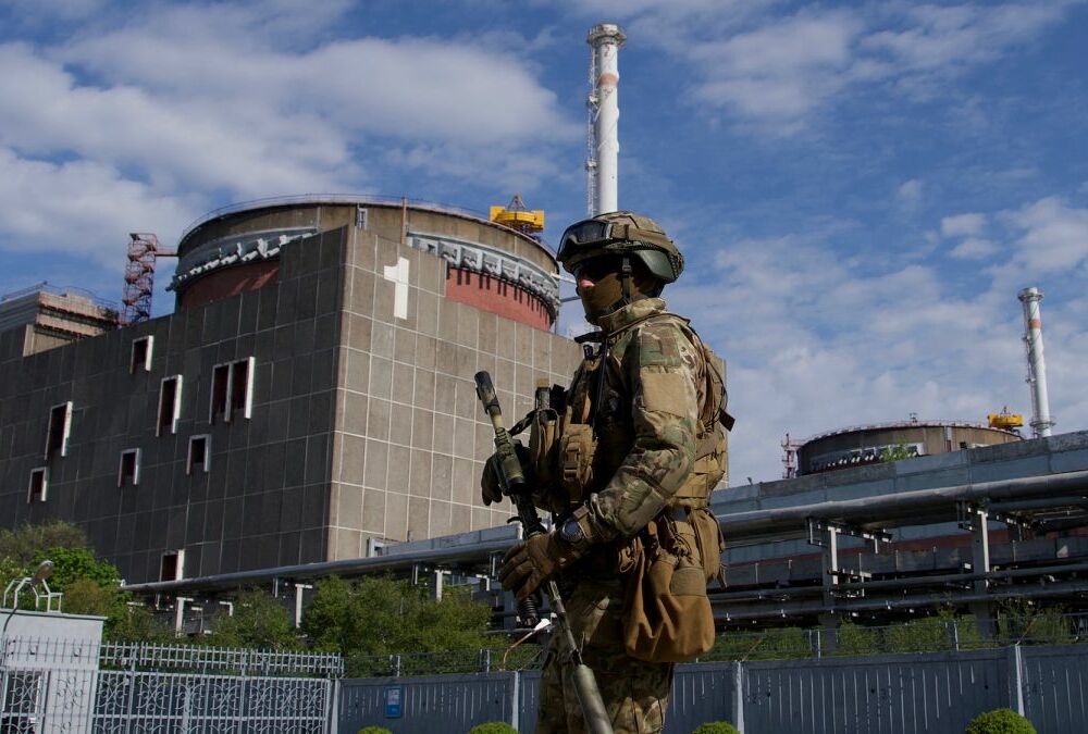 Росія незаконно утримує щонайменше 13 працівників ЗАЕС, - Енергоатом