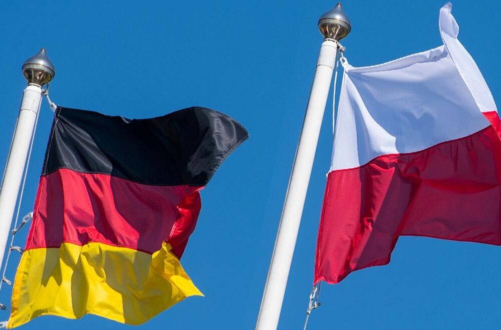  СМИ: между ФРГ и Польшей наблюдается напряженность из-за поддержки Украины 
