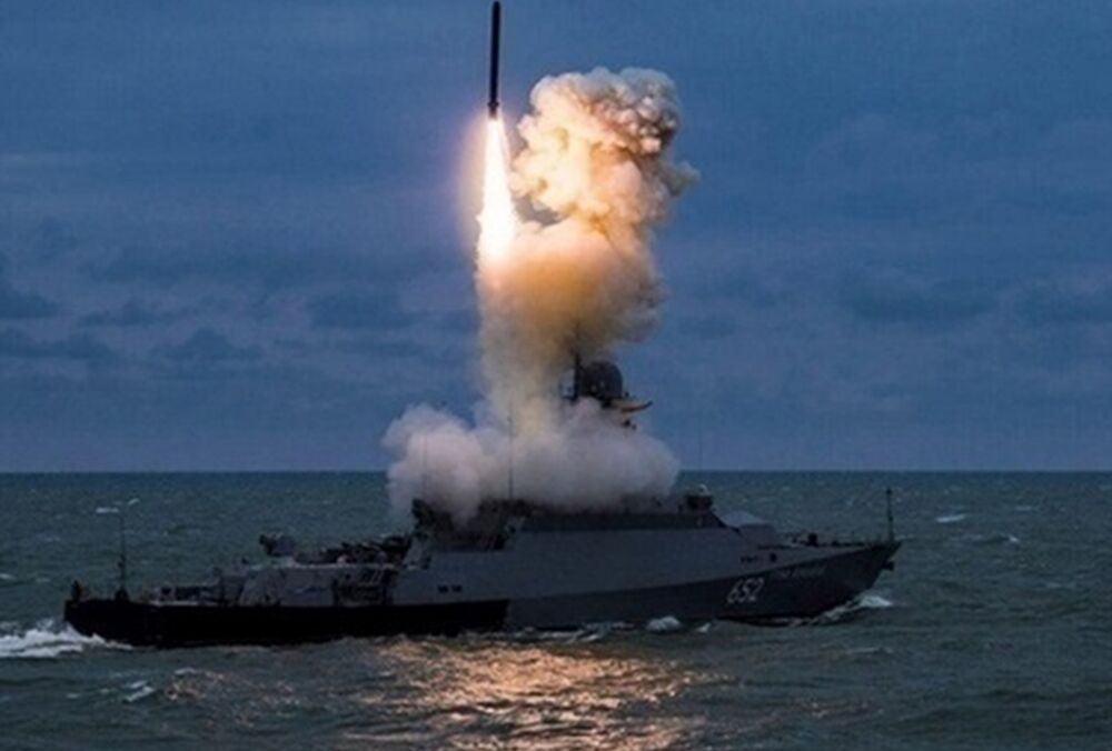 Россия вывела в море 15 военных кораблей