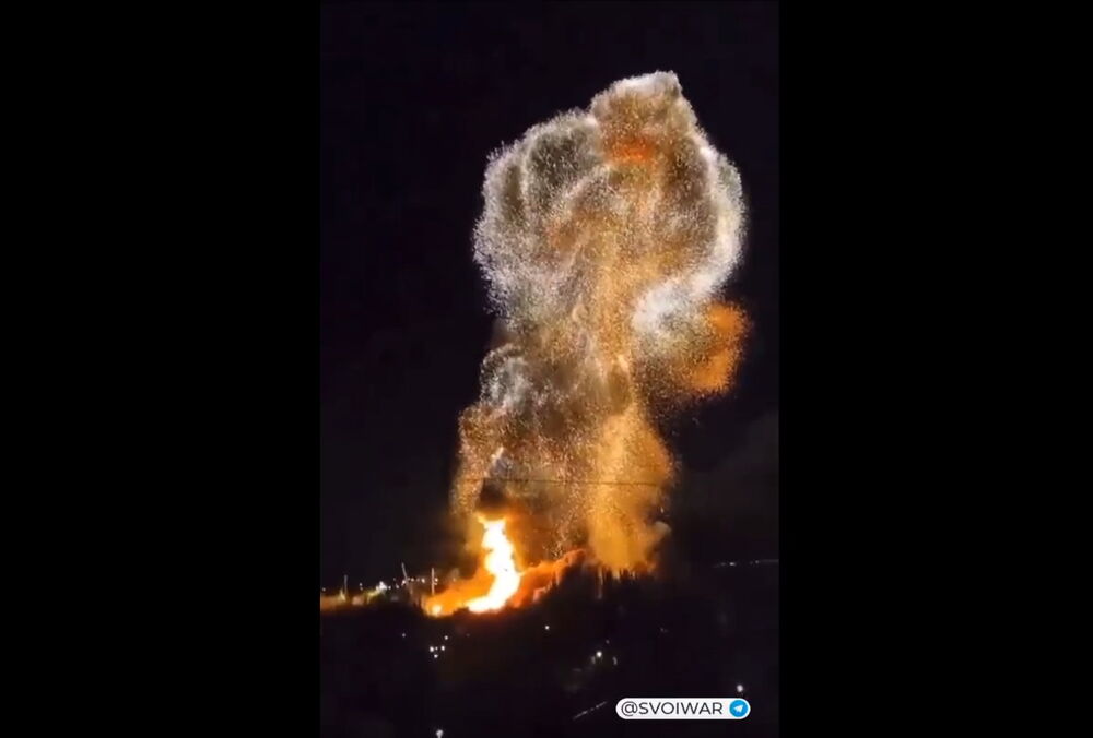 Момент мощного взрыва на БДК ”Новочеркасск” попал на камеры