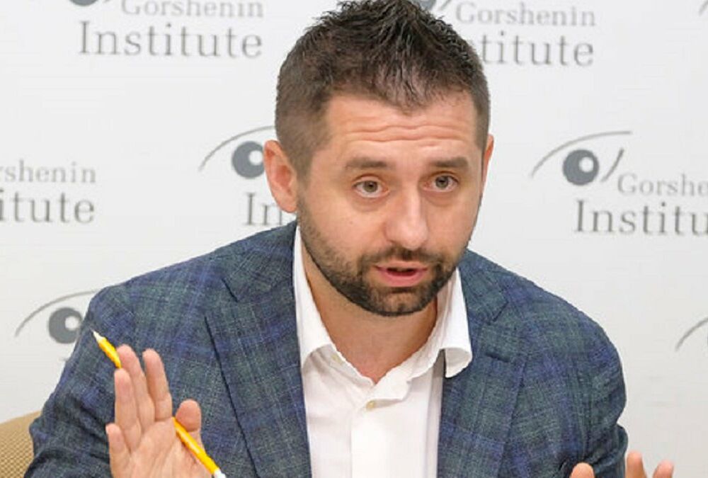 Законопроекты по КСУ Рада рассмотрит во второй половине декабря, - Арахамия