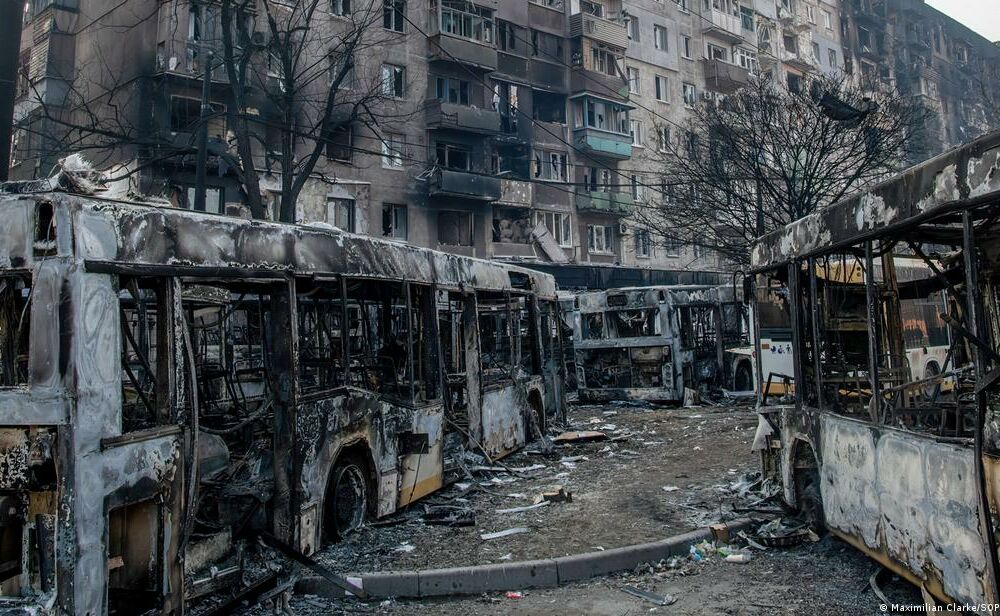 У Маріуполі помітили колону російської військової техніки: відео