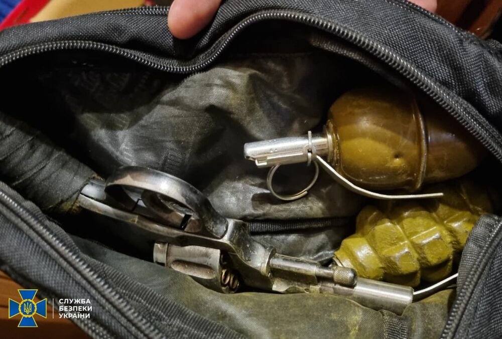 У Харкові затримали диверсанта, який намагався підірвати АЗС У Харкові затримали диверсанта, який намагався підірвати АЗС