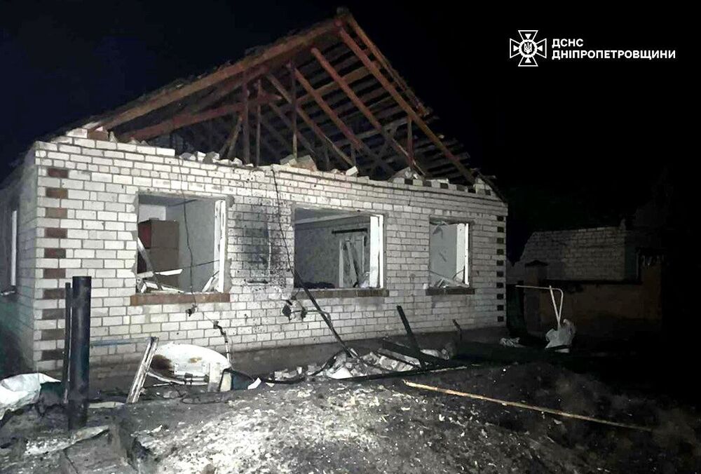 Двоє людей постраждали внаслідок російської атаки на Дніпропетровську область: фото