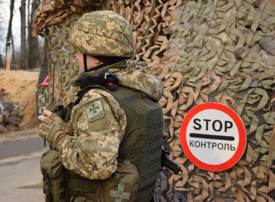 В Сумской области силовики открыли огонь по автомобилю, который не остановился на блокпосте