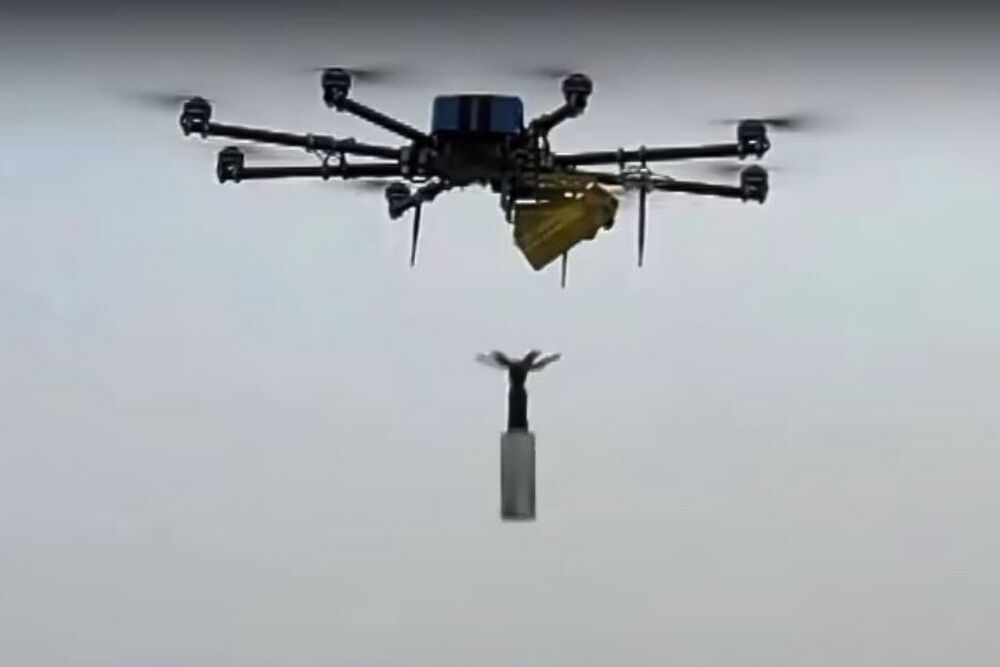 Россияне сбросили взрывчатку с дрона на 13-летнего ребенка в Херсоне