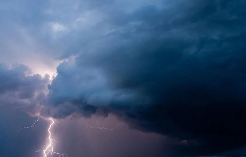 Синоптики объявили первый уровень опасности: в каких регионах будет разгул стихии 