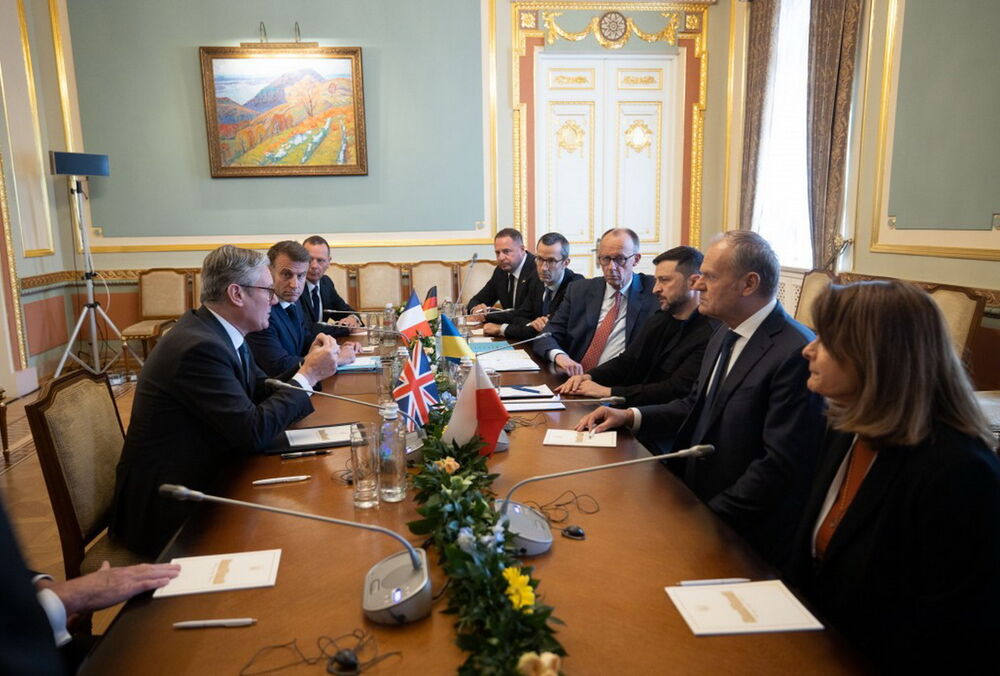 Франция и Британия назвали неприемлемыми требования Путина прекратить помощь Украине для прекращениям огня