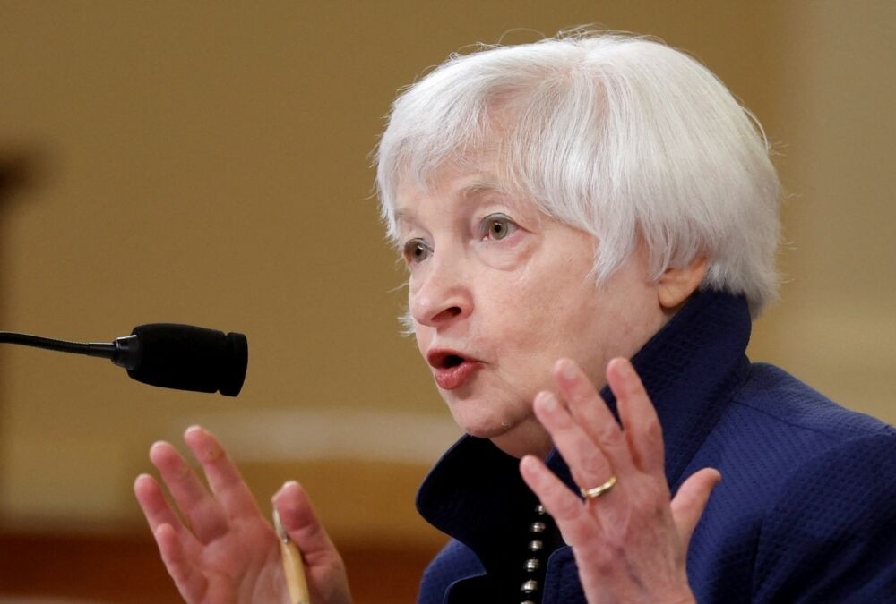 В Минфине США не исключают резкого подорожания нефти зимой