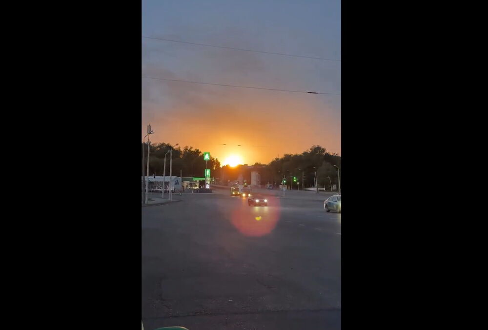 З'явилися кадри з моментом удару російської ракети по багатоповерхівці в Дніпрі: відео