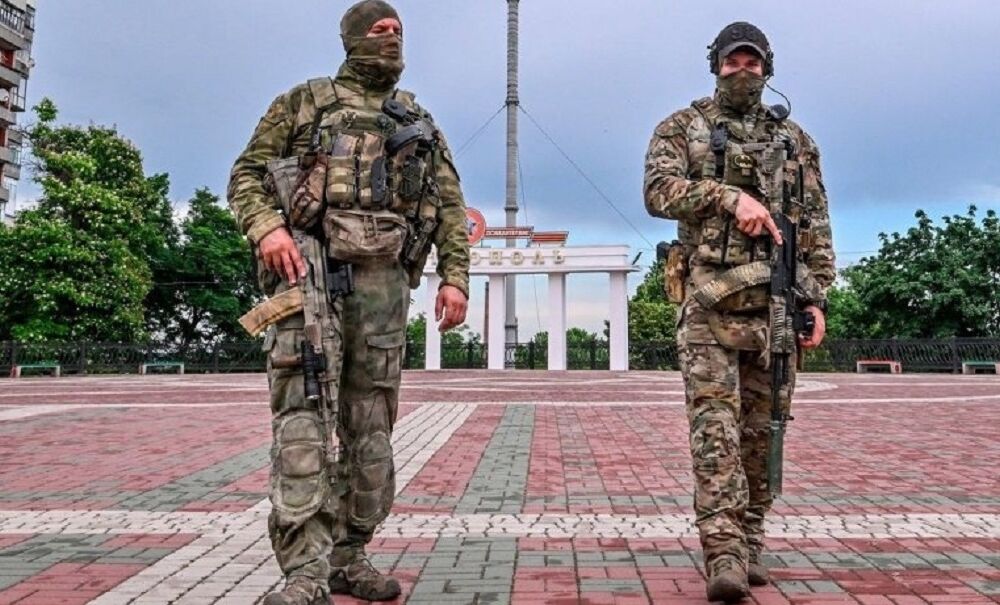 Оккупанты в Мелитополе пригрозили расстрелом учителей за поддержку Украины  Оккупанты в Мелитополе пригрозили расстрелом учителей за поддержку Украины