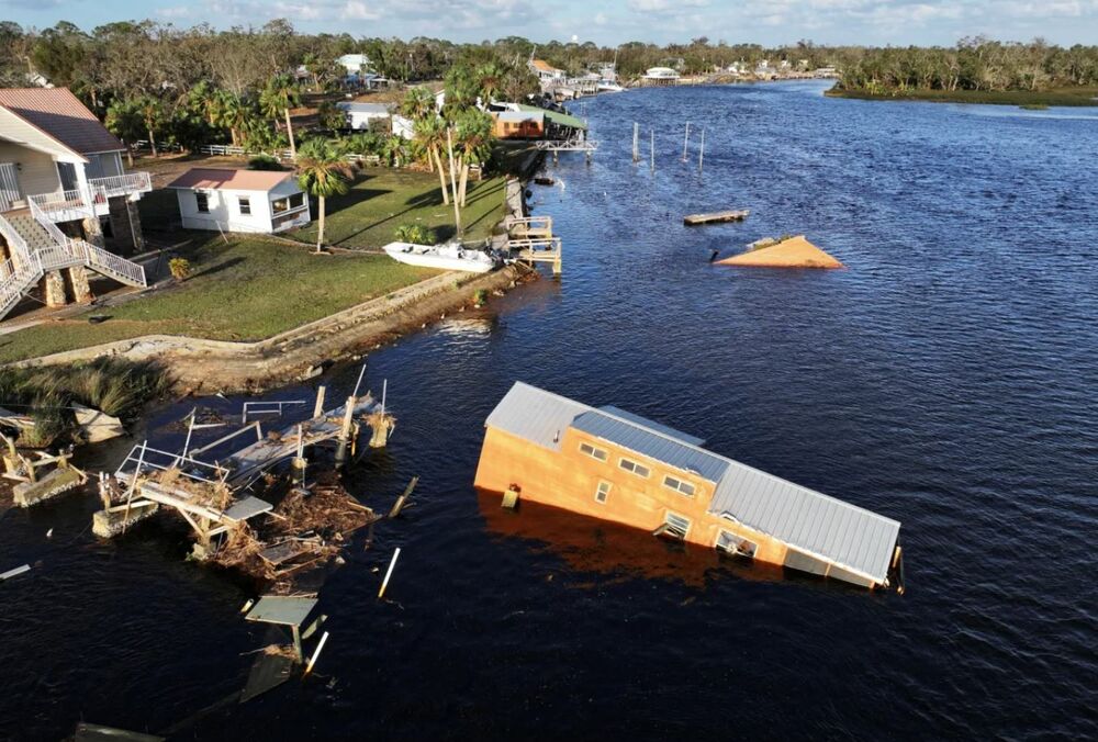 Жертвами урагану ”Хелен” у США стали 49 людей