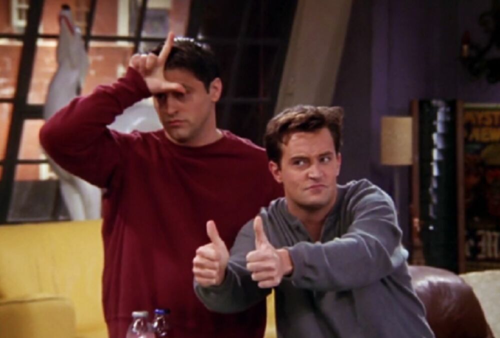 Умер звезда сериала ”Друзья” - Мэттью Перри