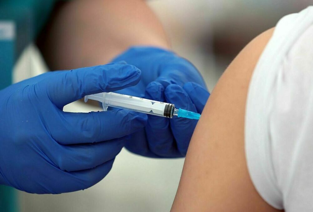 Під Києвом студент помер після щеплення від ковіду: названа попередня причина смерті