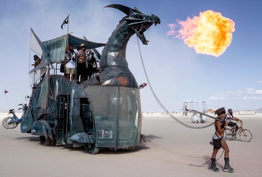 Украина на Burning Man начала жечь инсталляцию раньше времени: зачем