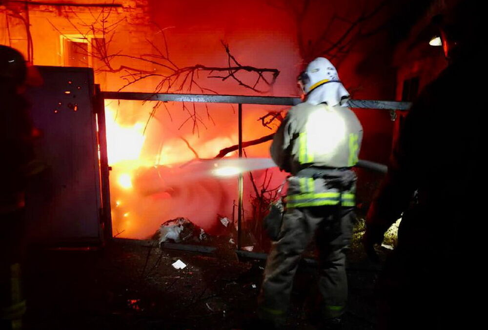 Россияне всю ночь обстреливали Никопольский район из ”Градов” и тяжелой артиллерии Россияне всю ночь обстреливали Никопольский район из ”Градов” и тяжелой артиллерии