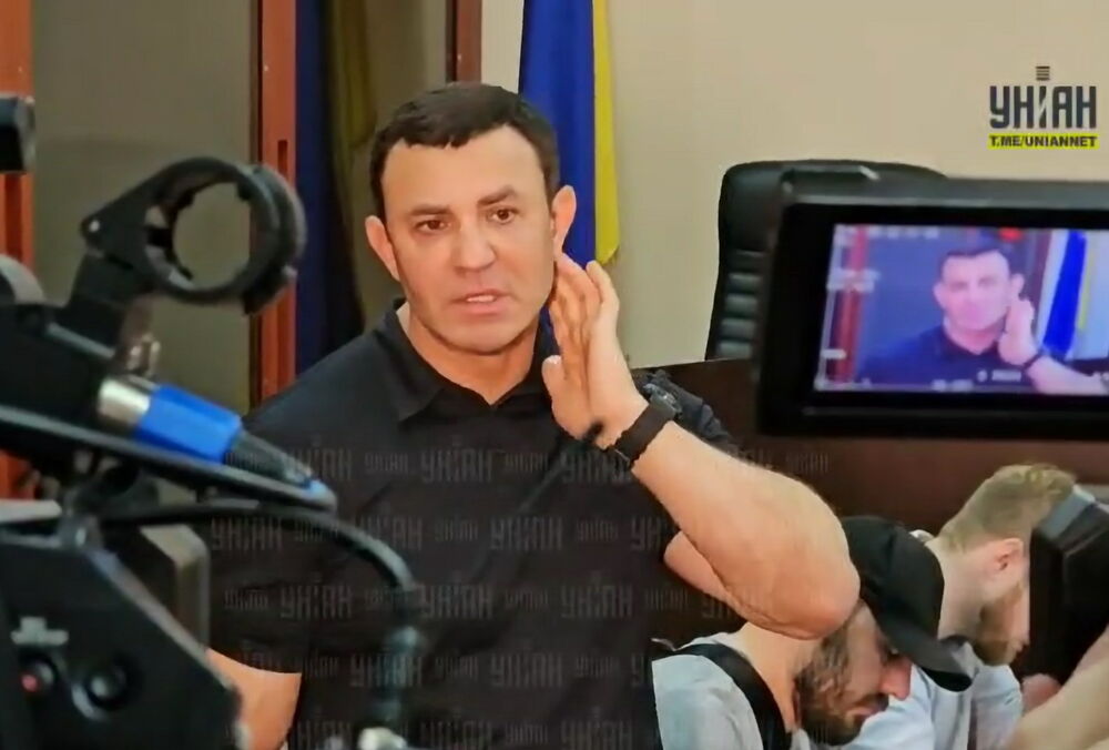 ”Залишайтесь у рамках України”: Тищенко відповів, навіщо розбив телефон  ”Залишайтесь у рамках України”: Тищенко відповів, навіщо розбив телефон