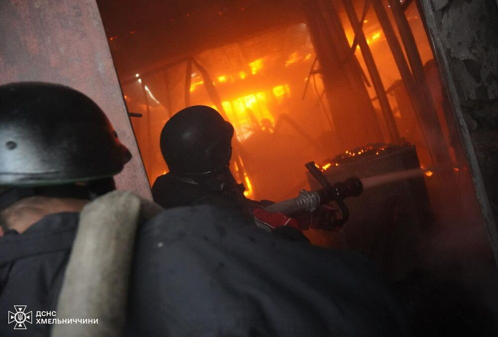 Вторую ночь подряд россияне массированно атаковали Хмельнитчину