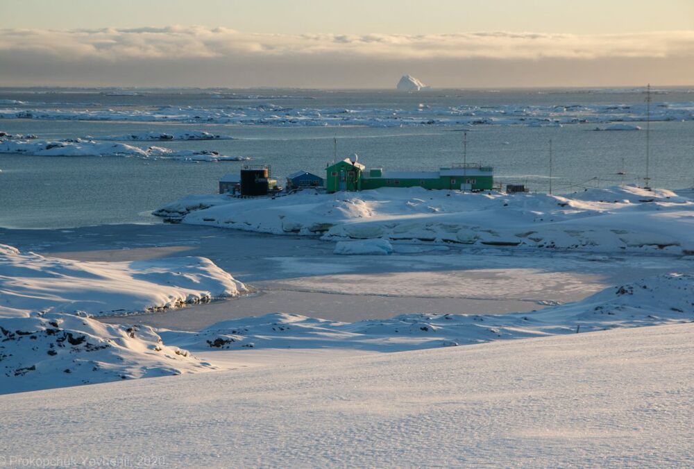 Об антарктической станции НАНЦ ”Академик Вернадский”