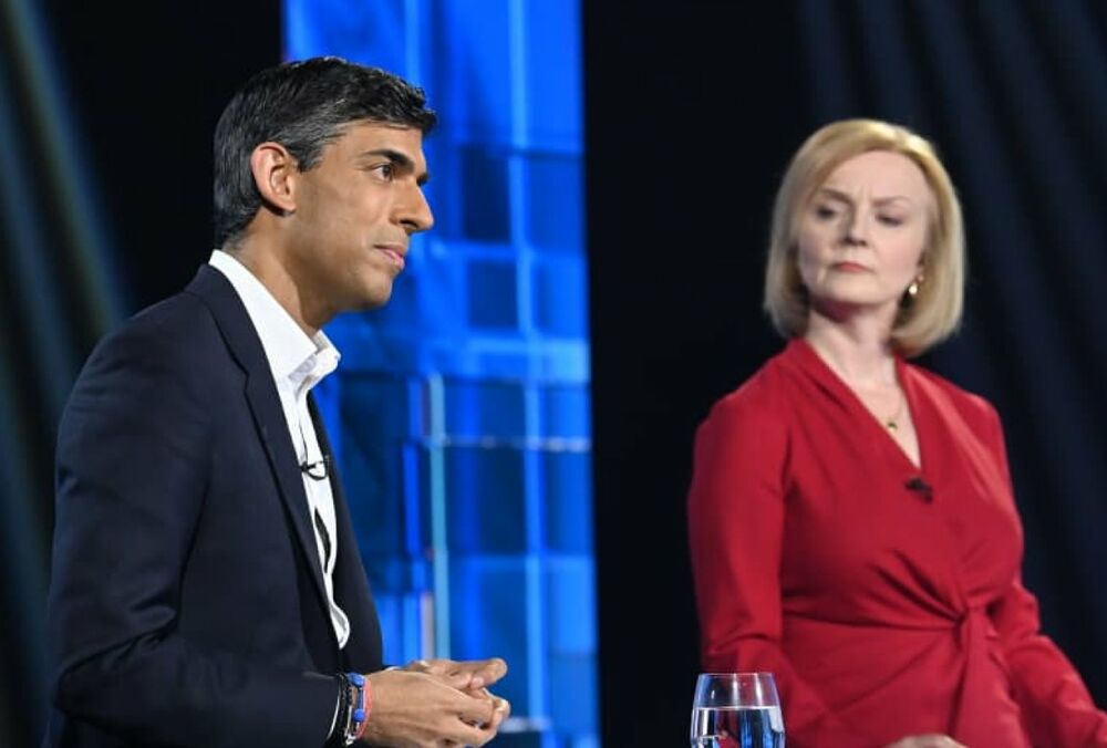 На должность британского премьера осталось только два претендента