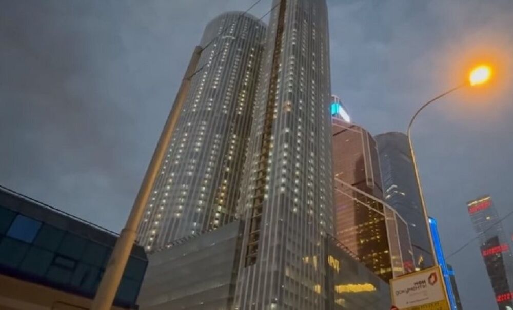 Центр Москвы вновь атаковал беспилотник: обломки упали вблизи Экспоцентра