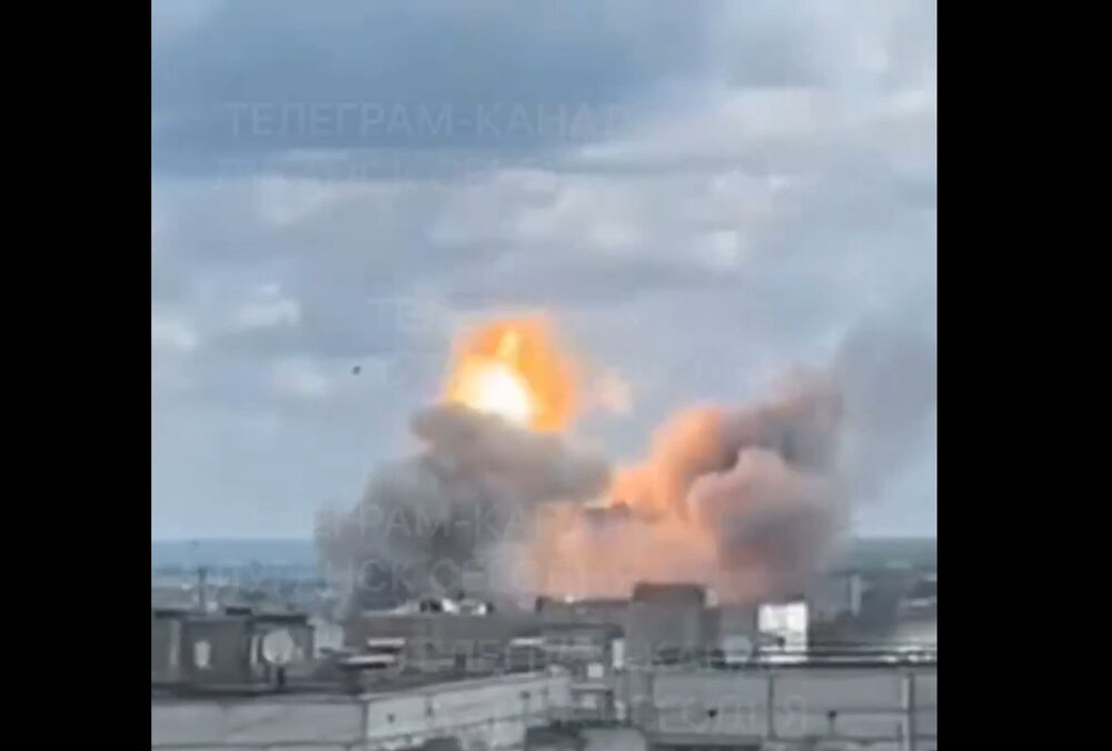 В окупованому Луганську пролунала серія потужних вибухів: відео 