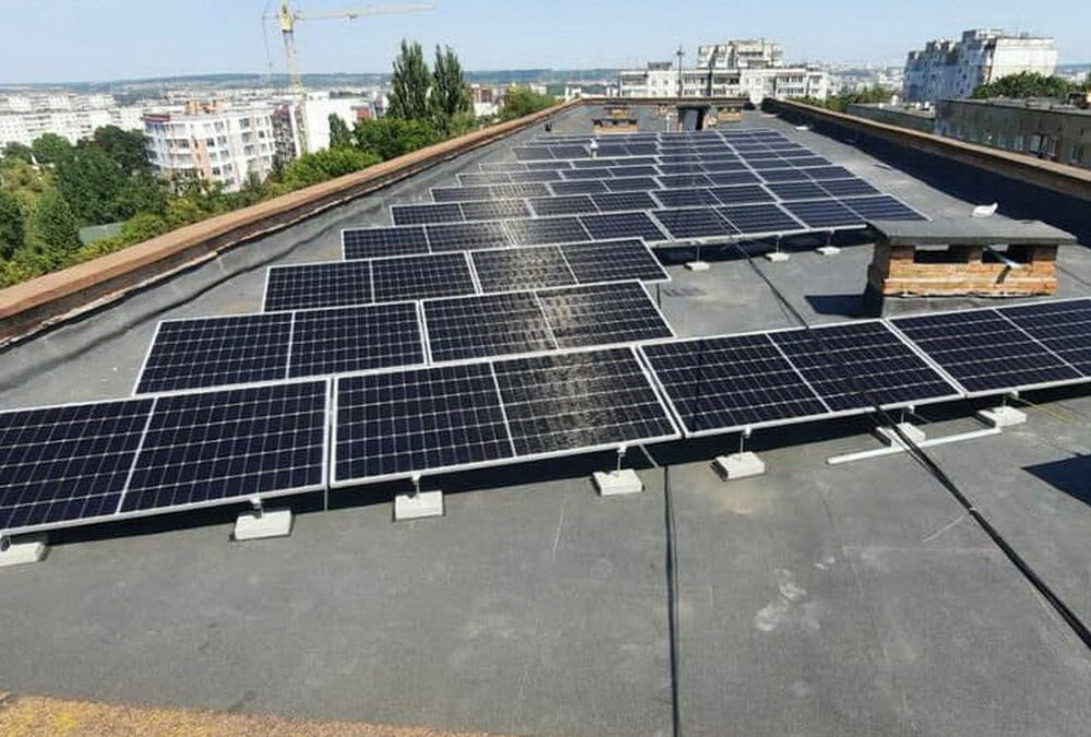 Украинцам начали выдавать беспроцентные кредиты на солнечные панели Украинцам начали выдавать беспроцентные кредиты на солнечные панели