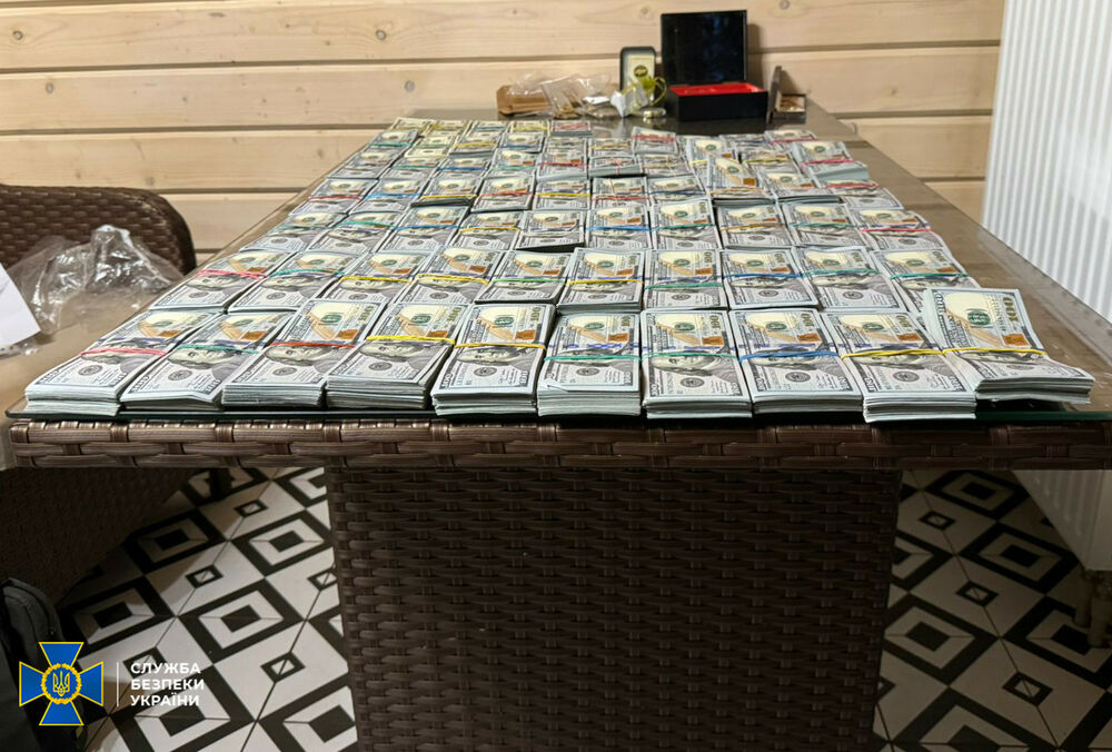 СБУ задержала двух руководителей ТЦК в Киевской области, которые заработали на уклонистах более $1 млн