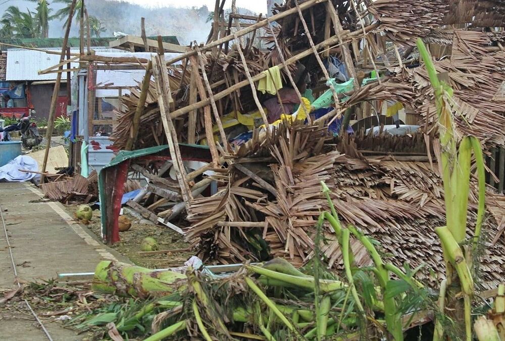 Мощный тайфун на Филиппинах: погибли уже более 140 человек - ВИДЕО
