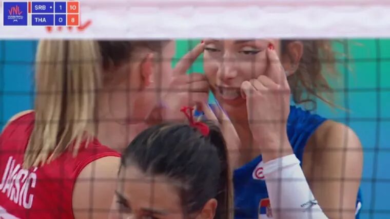 Сербку дисквалифицировали за расизм: она прищуривала руками глаза в игре с командой Таиланда