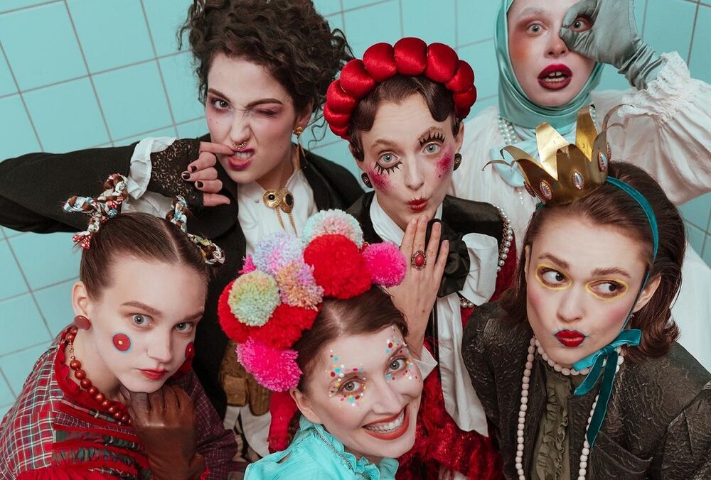 Чехию на Евровидении-2023 представит группа с россиянкой в составе и песней о ”братских народах” Чехию на Евровидении-2023 представит группа с россиянкой в составе и песней о ”братских народах”