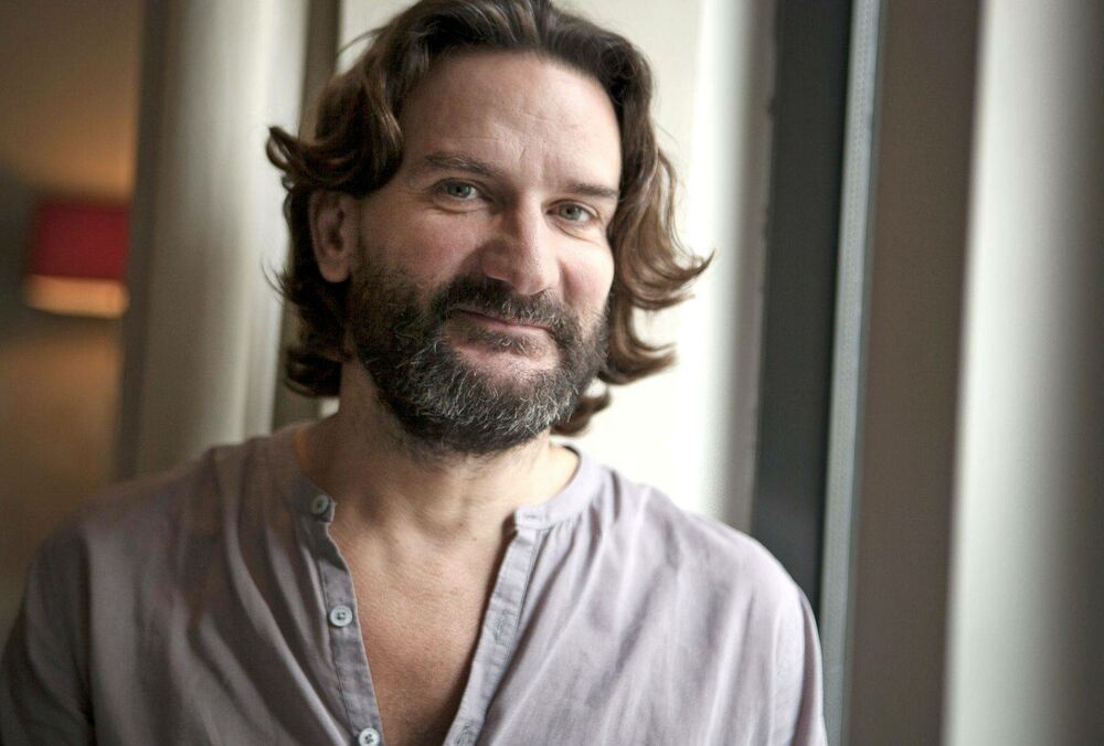 Фредерик Бегбедер поможет собрать деньги для украинских военных