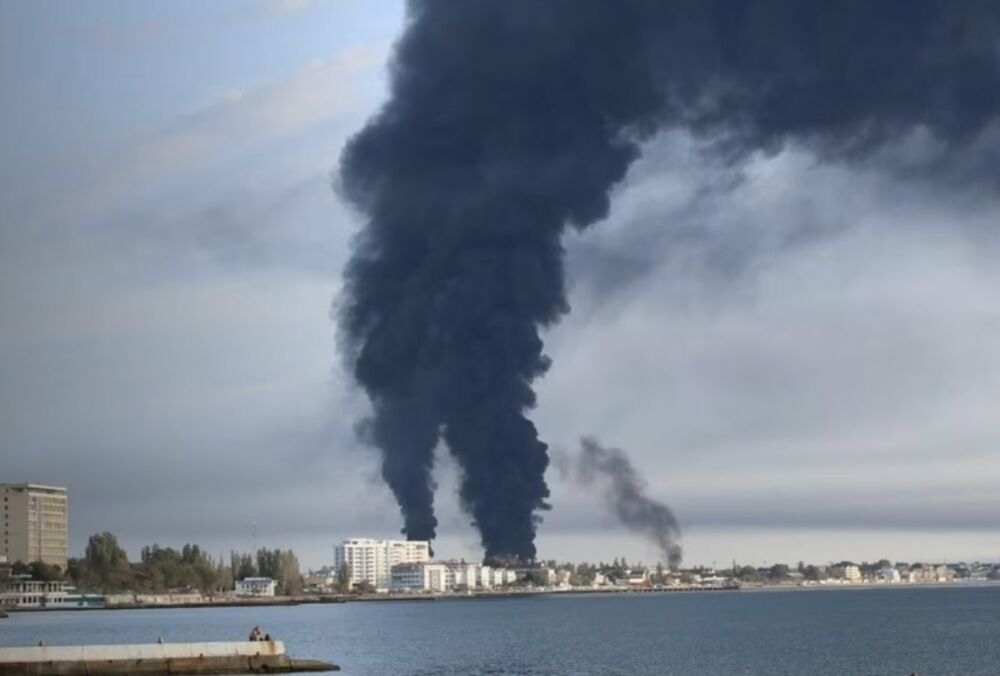Удар по нафтовому терміналу в Феодосії: окупанти проводять евакуацію