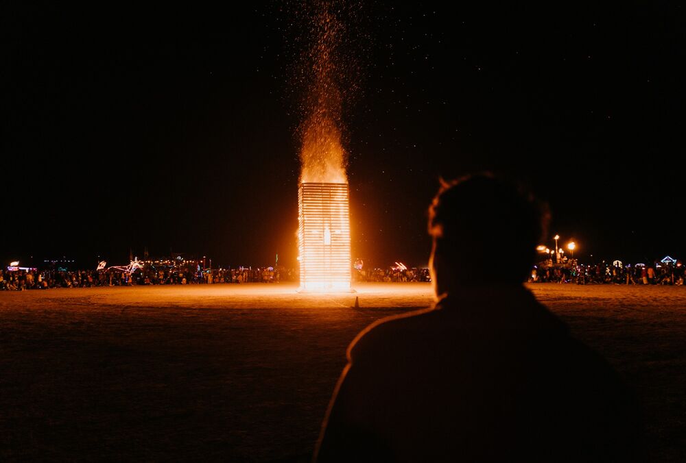 Родился Феникс: Украина на Burning Man устроила мощное огненное шоу (фото, видео)