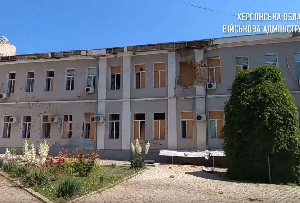 Россия из артиллерии обстреляла Херсон, есть погибший: фото