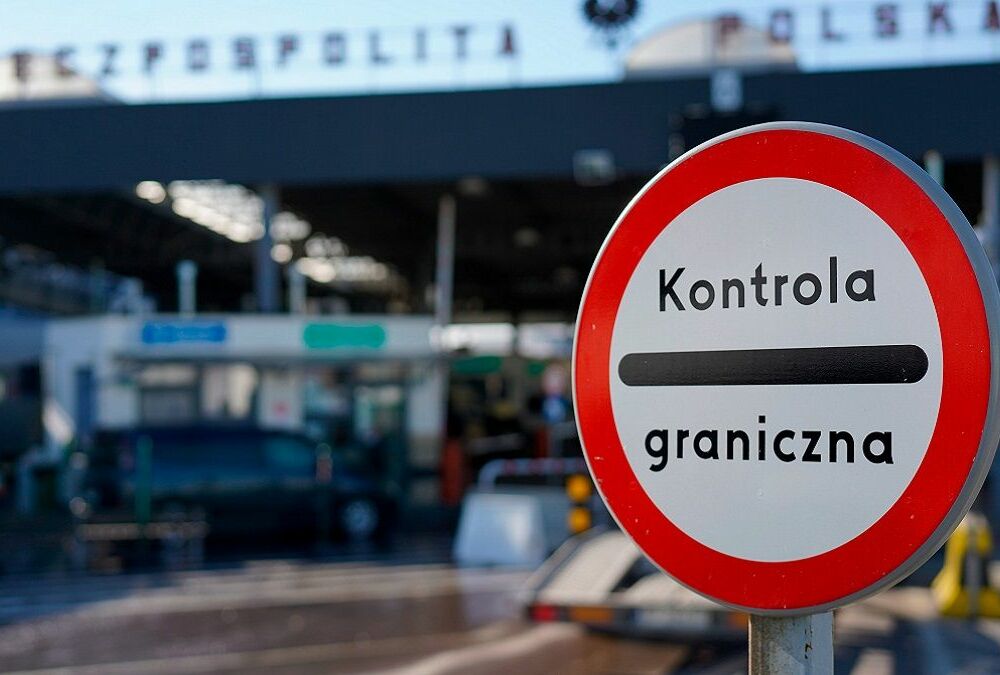 Понад 2000 вантажівок залишаються заблокованими на польсько-українському кордоні