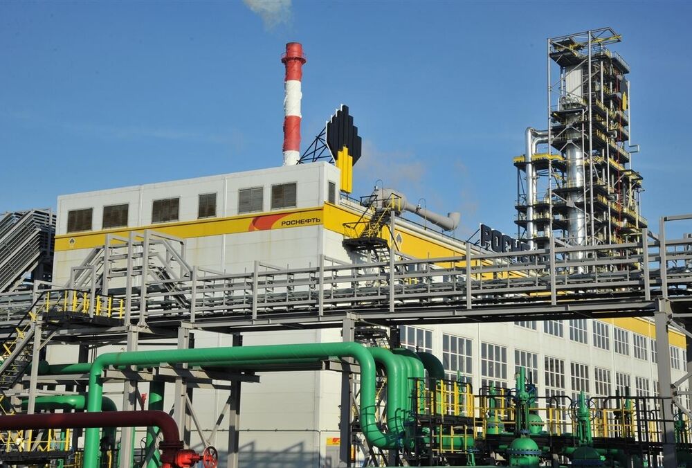 В Самарской области после атаки БПЛА загорелся Новокуйбышевский НПЗ