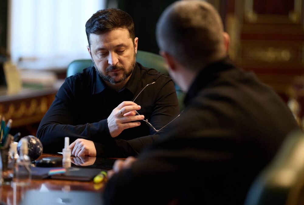 Зеленский не исключил, что пропустит форум в Давосе из-за кризиса в энергетике после российских атак