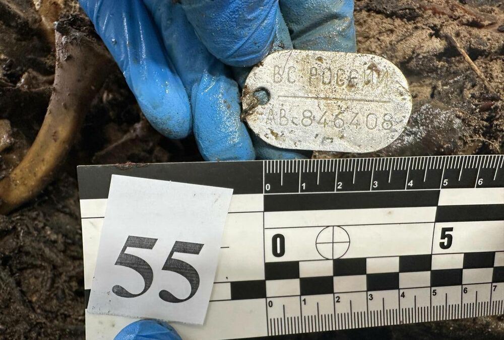 Україна повернула Росії тіла двох російських військових, які Кремль намагався видати за загиблих українців