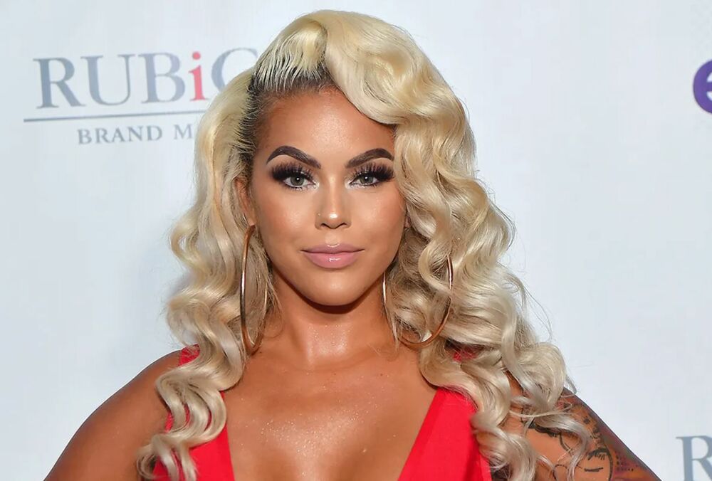 Звезда сериала ”Дикий отрыв” умерла после пластики. Ее смерть признали случайной