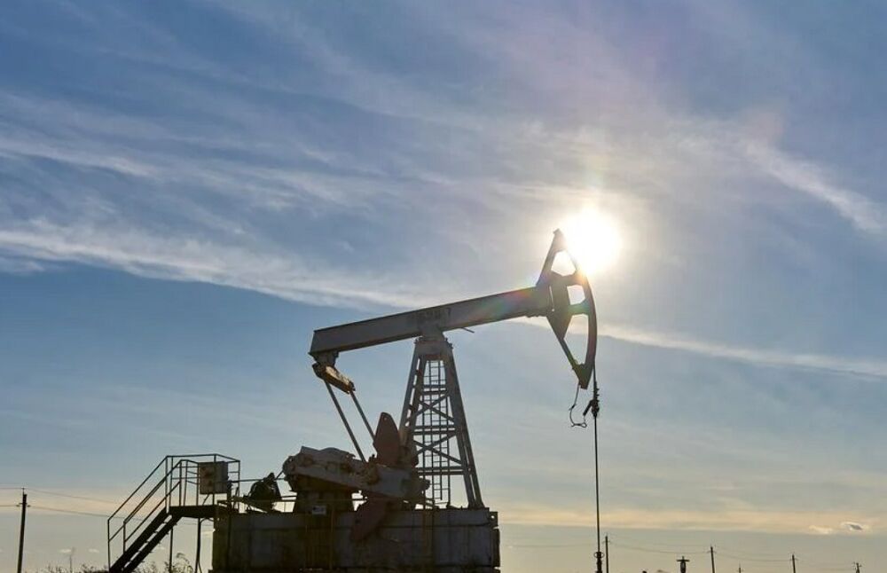 Цены на нефть возобновили тенденцию к уверенному снижению Цены на нефть возобновили тенденцию к уверенному снижению