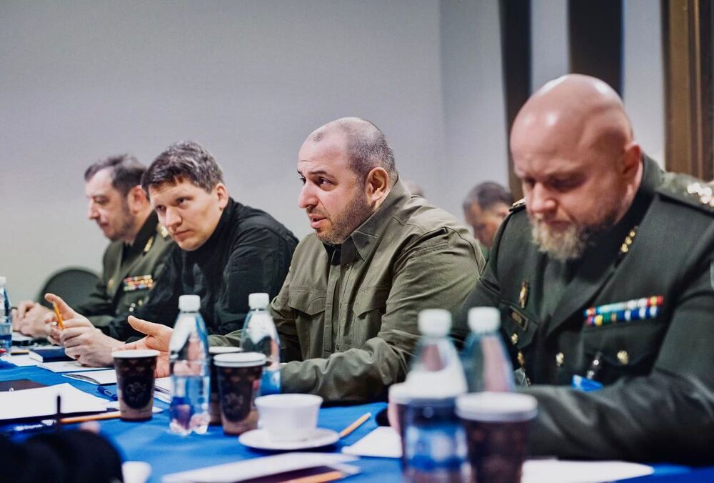 В СНБО говорят, что Умеров находится в плановой заграничной командировке до 19 ноября