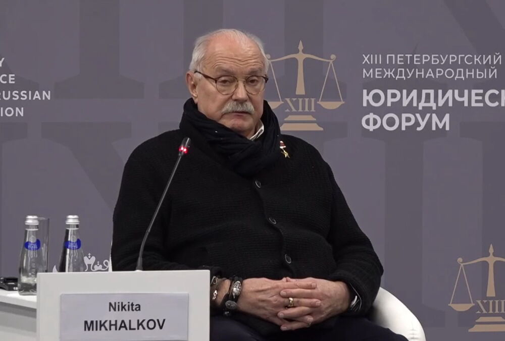 Міхалков вирішив покритикувати Єльцина, але назвав помилкою прихід до влади Путіна Міхалков вирішив покритикувати Єльцина, але назвав помилкою прихід до влади Путіна