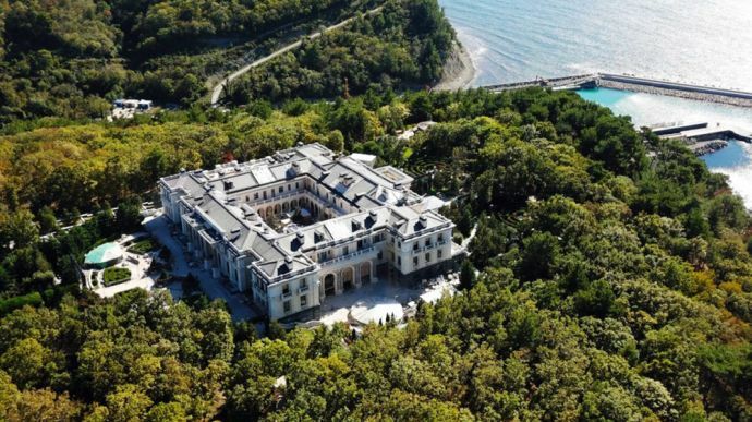 Фильм Навального о дворце Путина за сутки посмотрели более 25 миллионов человек - ВИДЕО