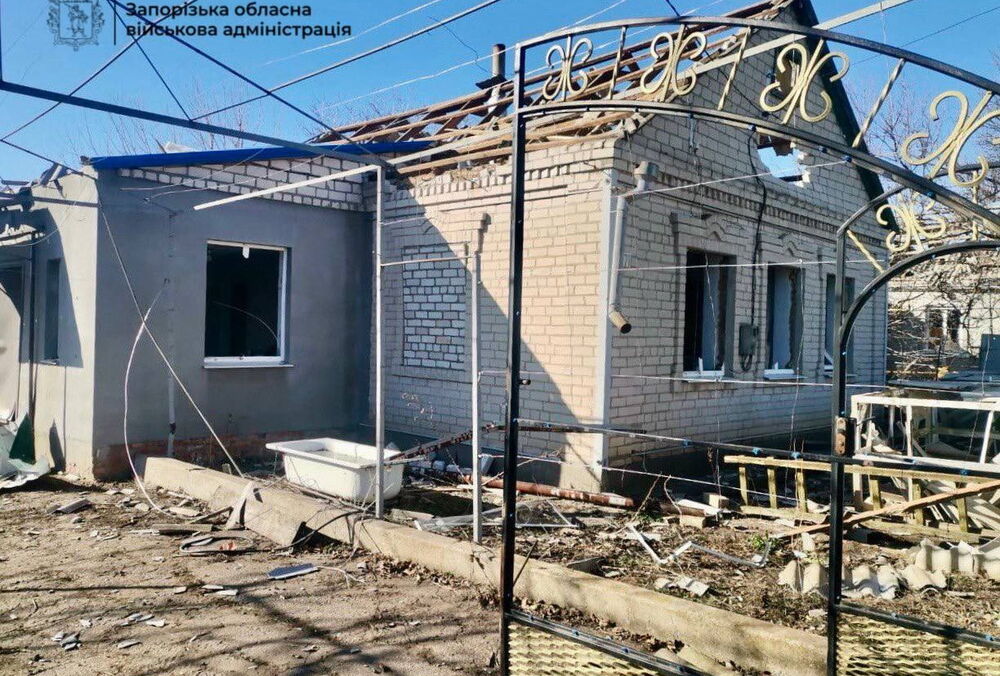 Сім'я з двома дітьми постраждала внаслідок російського обстрілу Гуляйполя Сім'я з двома дітьми постраждала внаслідок російського обстрілу Гуляйполя