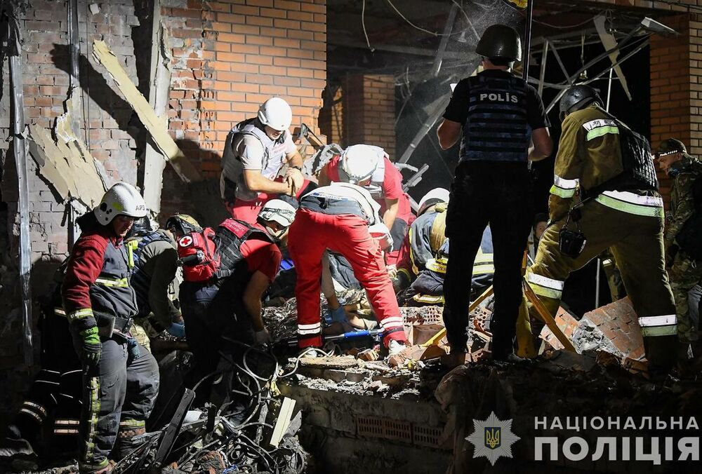 В Запорожье выросло количество пострадавших в результате удара по гостиничному комплексу