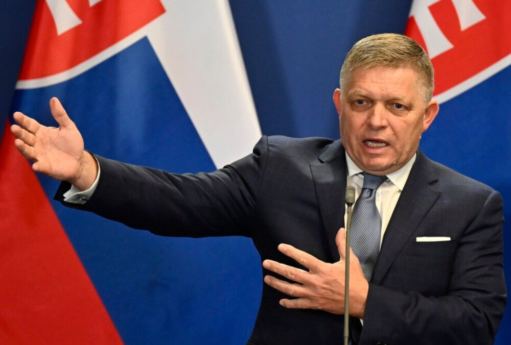 Фіцо назвав Зеленського ворогом Словаччини: реакція МЗС