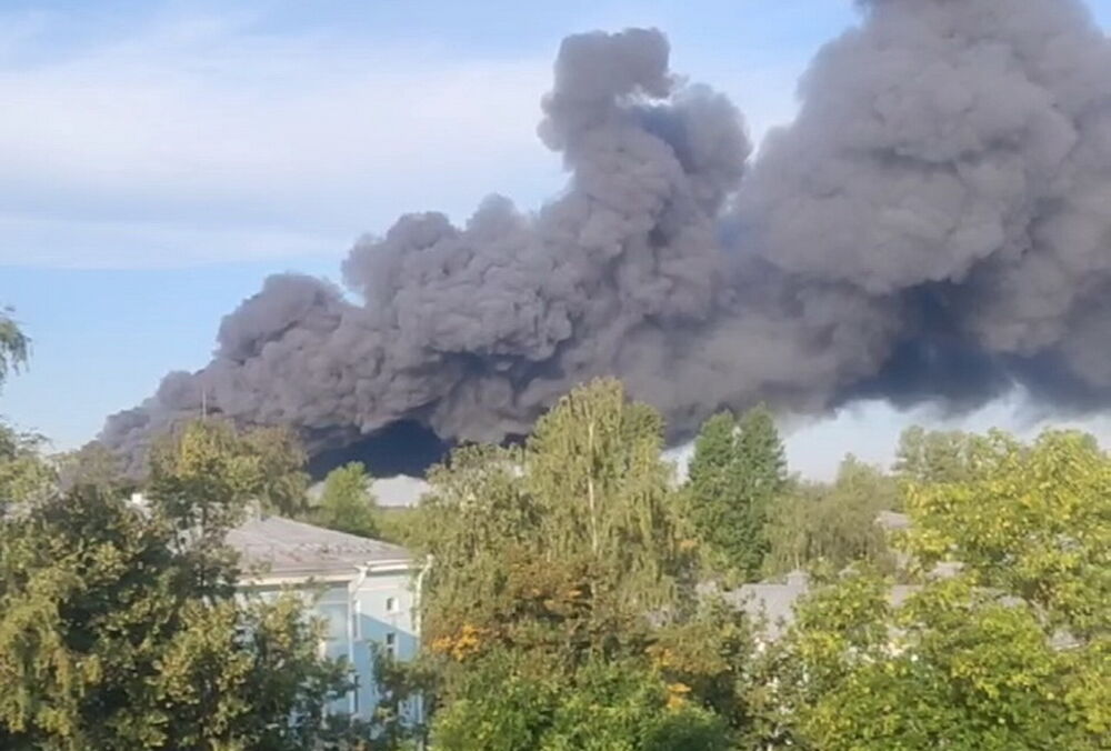 У Росії горить черговий завод: відео