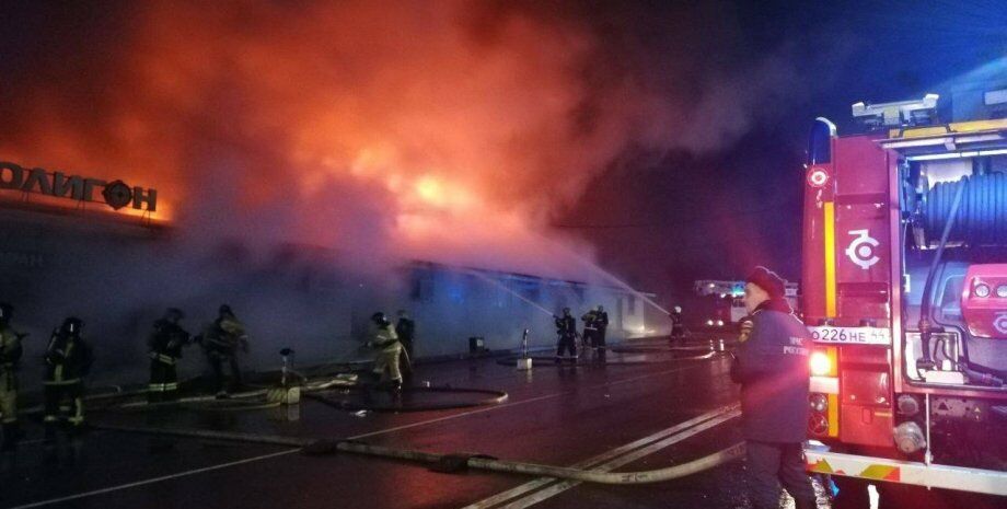 В России после конфликта в кафе сгорел развлекательный центр