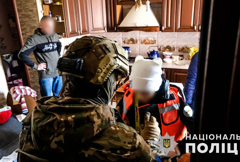 Из Авдеевки эвакуировали семью с двумя детьми Из Авдеевки эвакуировали семью с двумя детьми